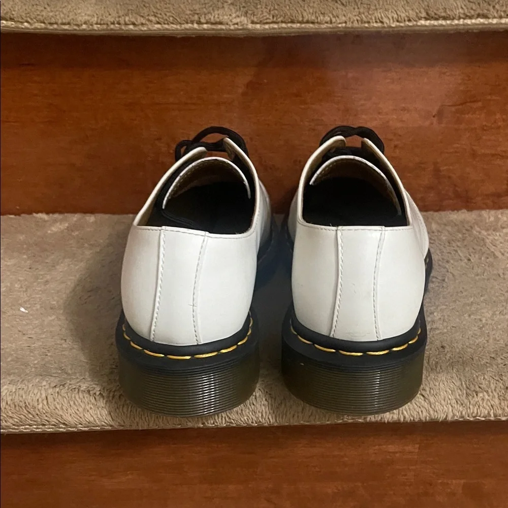 NWOT Dr. Martens White Leather Oxfords with Black Accents Men’s Size 8